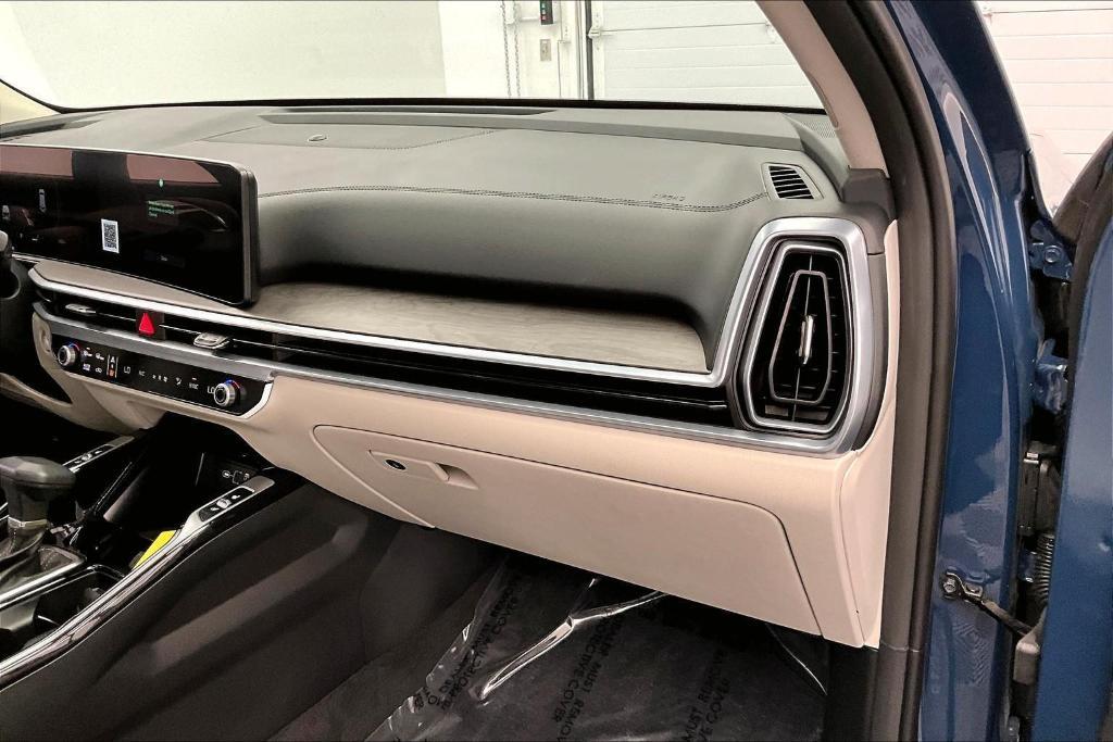 used 2025 Kia Sorento car, priced at $39,500