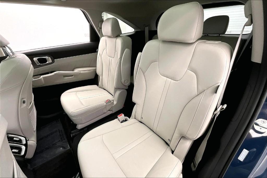 used 2025 Kia Sorento car, priced at $39,500