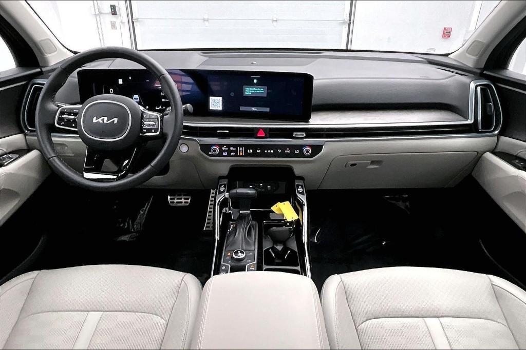 used 2025 Kia Sorento car, priced at $39,500