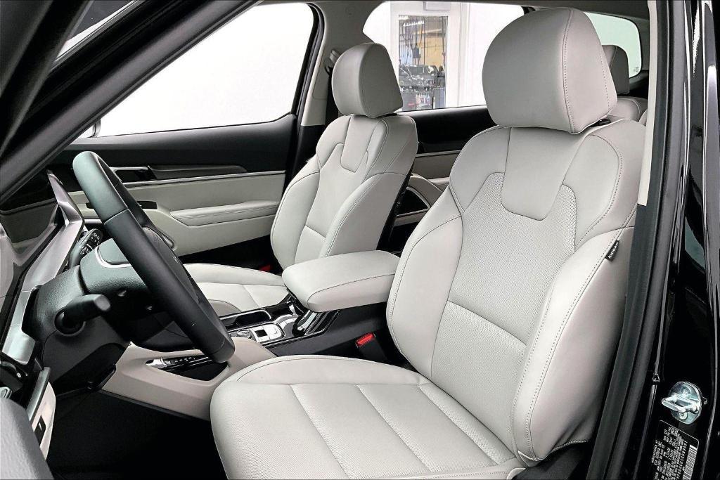 used 2025 Kia Telluride car, priced at $40,000