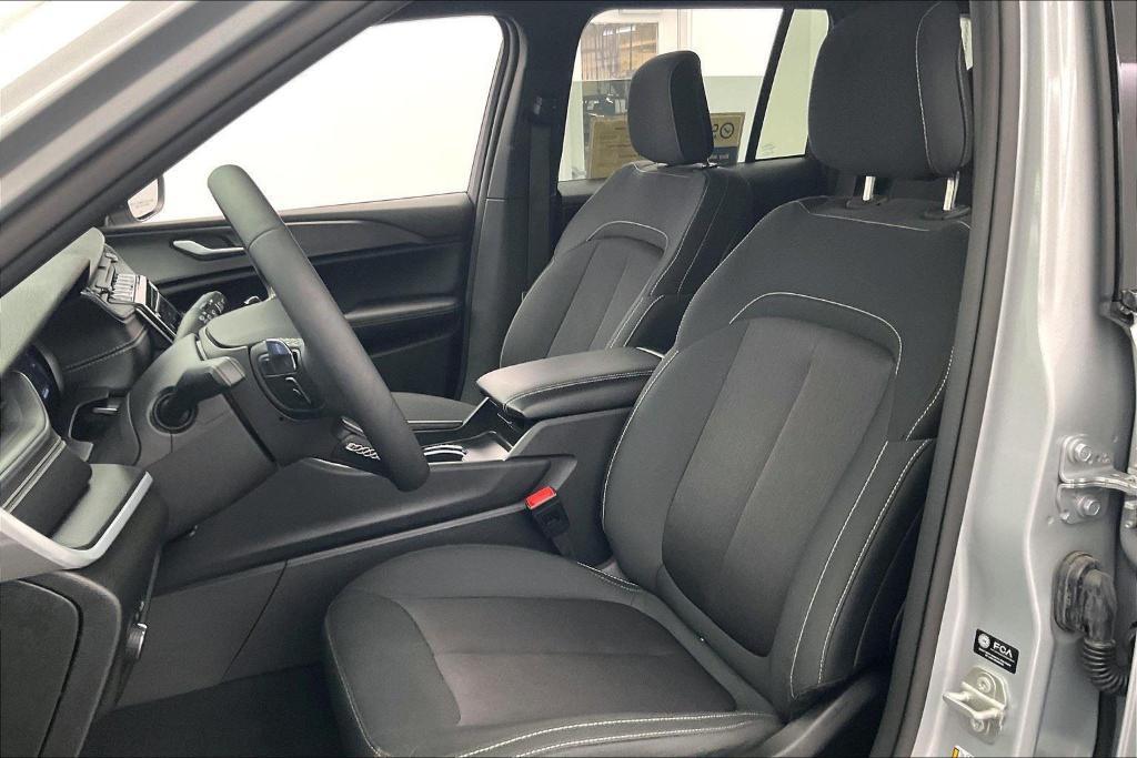 used 2024 Jeep Grand Cherokee car, priced at $31,865
