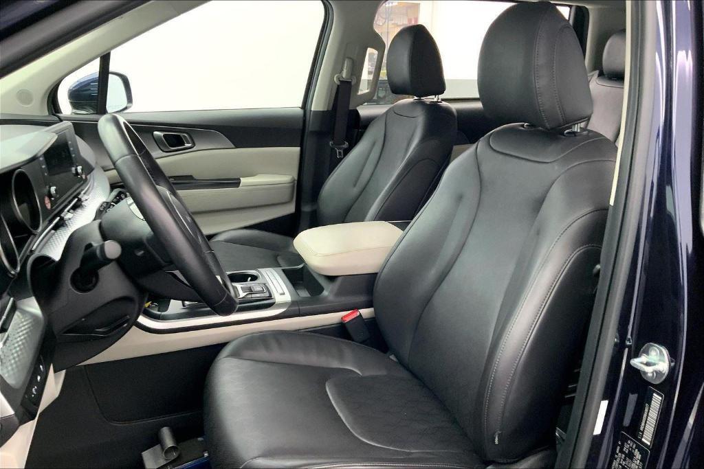 used 2024 Kia Carnival car, priced at $34,000