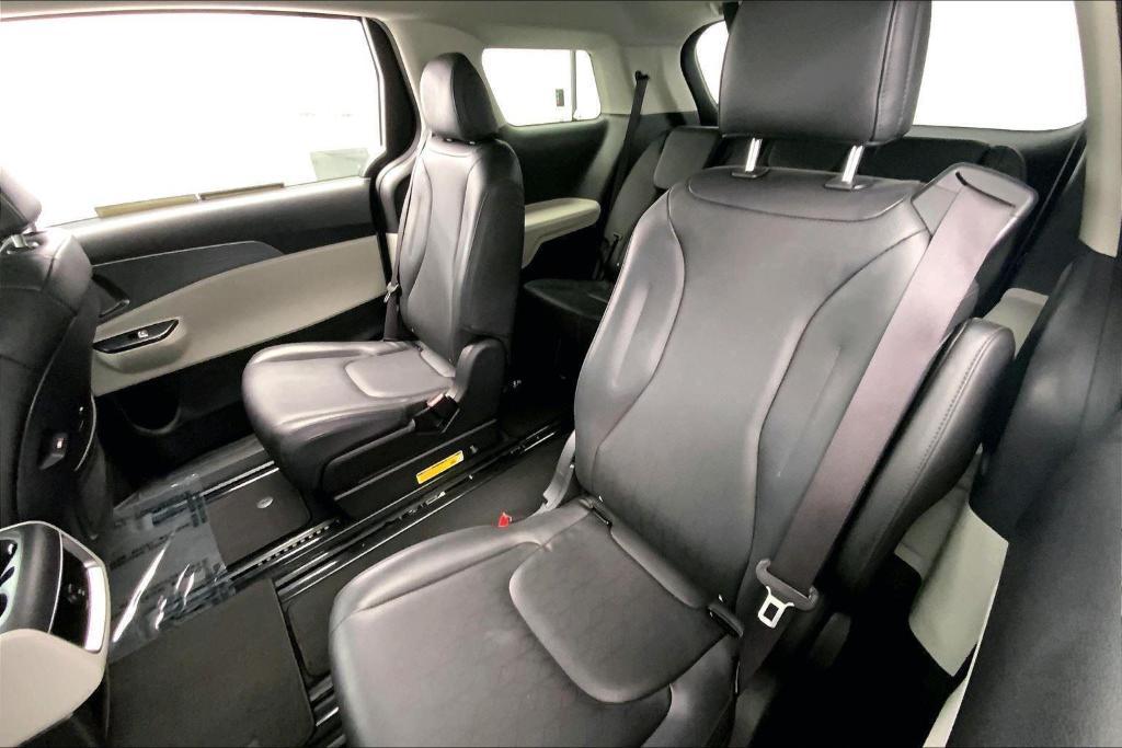 used 2024 Kia Carnival car, priced at $34,000