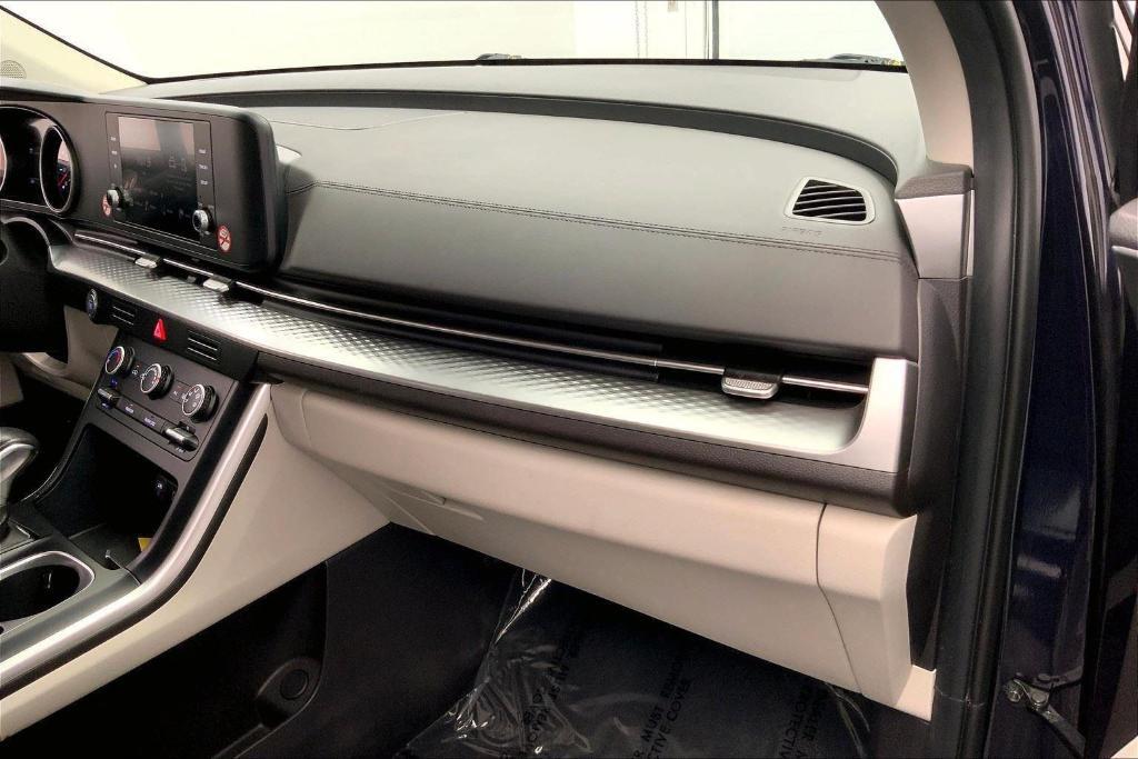 used 2024 Kia Carnival car, priced at $34,000