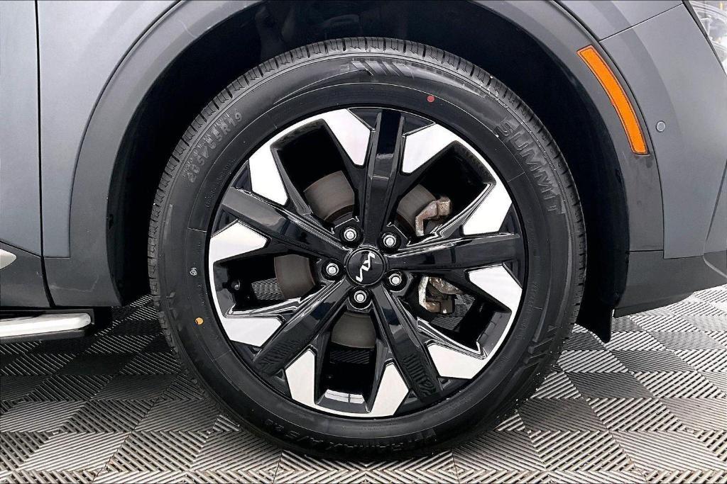 used 2023 Kia Sportage Plug-In Hybrid car, priced at $32,000