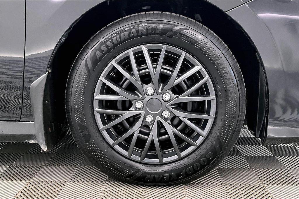 used 2020 Toyota Camry Hybrid car, priced at $19,000