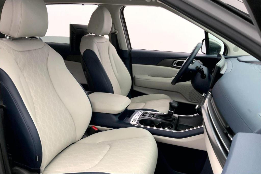 used 2025 Kia Carnival car, priced at $42,995