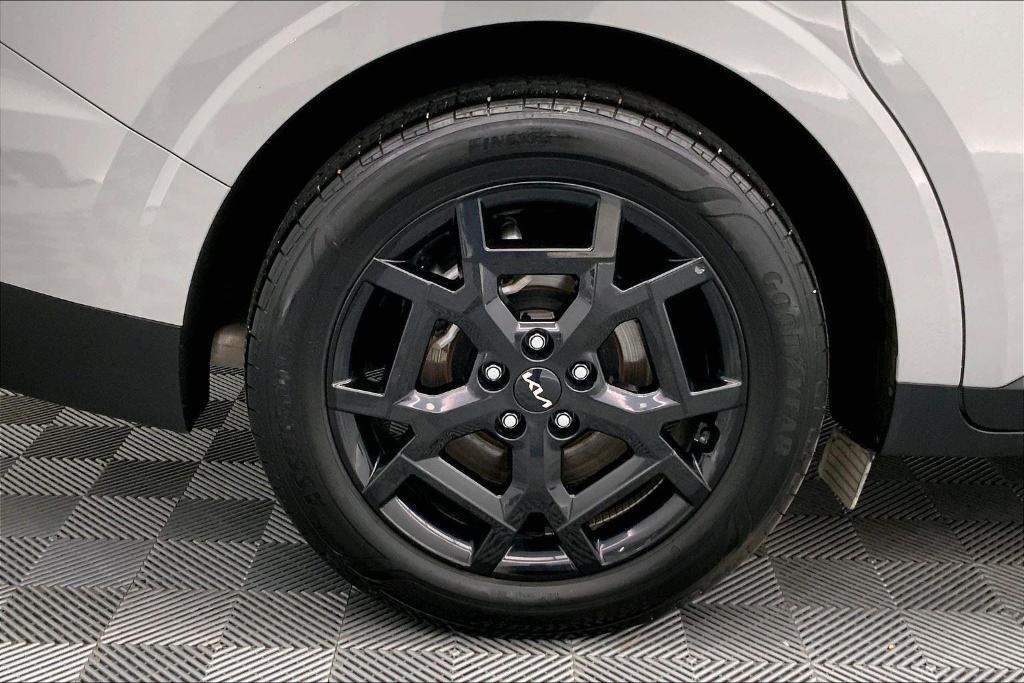 used 2025 Kia Carnival car, priced at $42,995