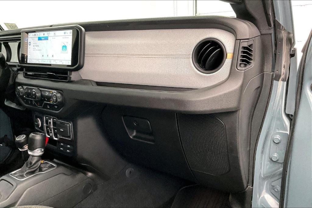 used 2024 Jeep Gladiator car, priced at $38,924