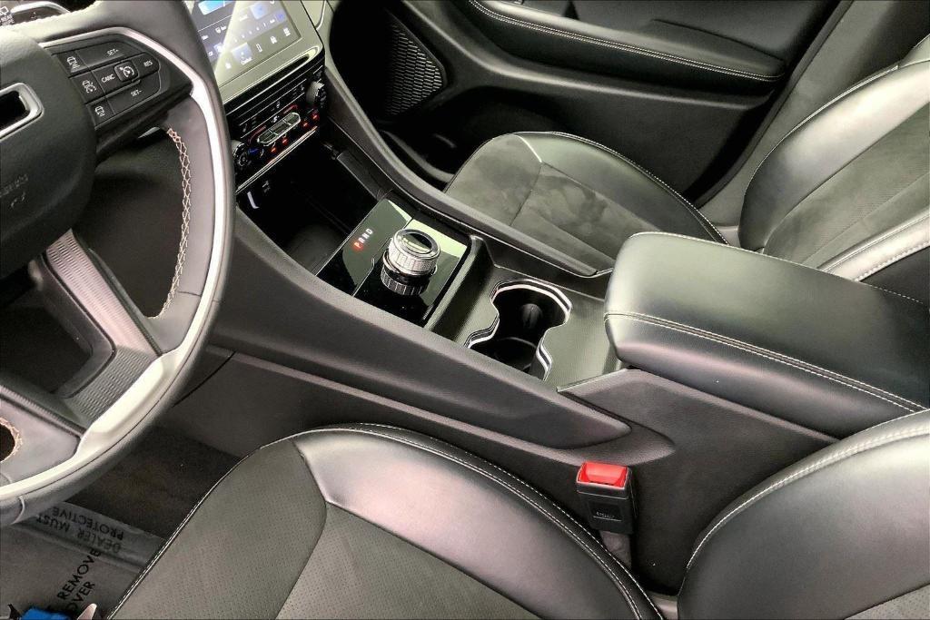 used 2024 Jeep Grand Cherokee car, priced at $37,600