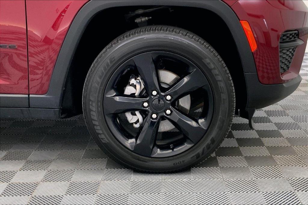 used 2024 Jeep Grand Cherokee car, priced at $37,600