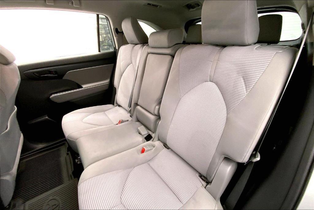 used 2021 Toyota Highlander Hybrid car, priced at $34,000