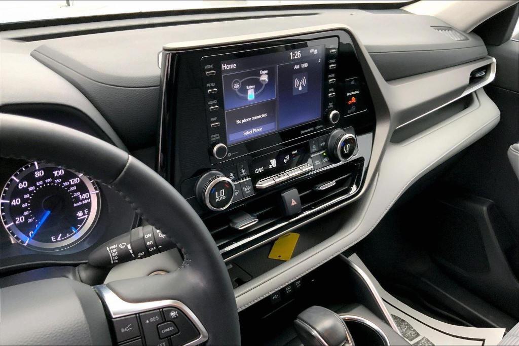 used 2021 Toyota Highlander Hybrid car, priced at $34,000