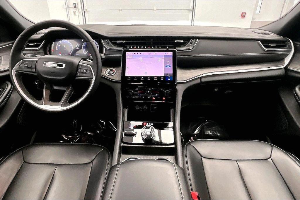 used 2024 Jeep Grand Cherokee car, priced at $38,897