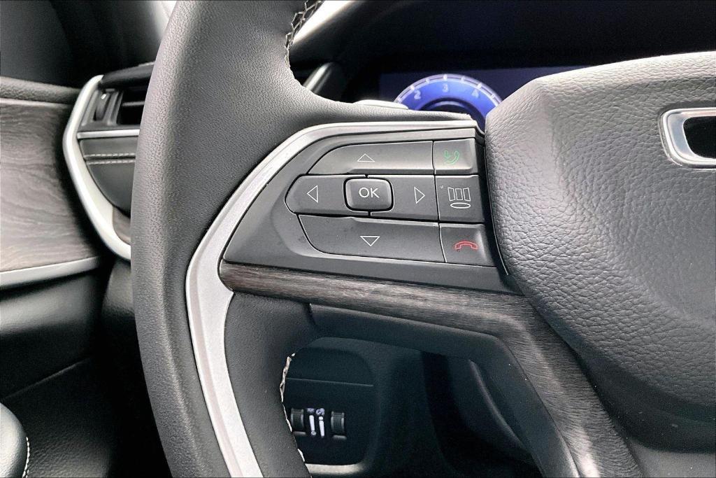 used 2024 Jeep Grand Cherokee car, priced at $38,897