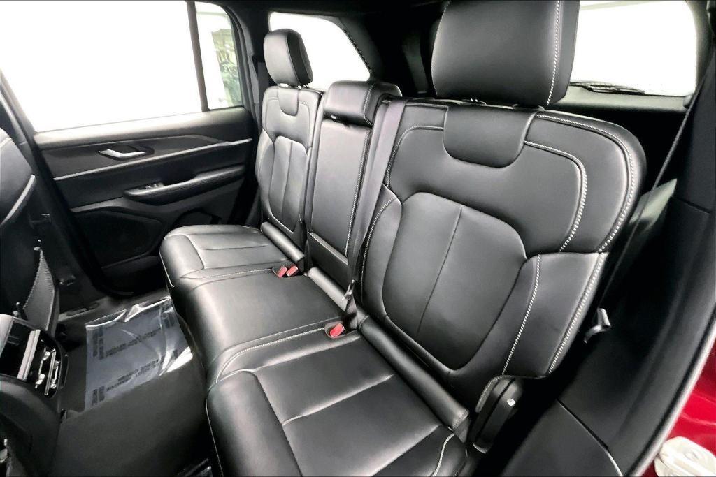 used 2024 Jeep Grand Cherokee car, priced at $38,897