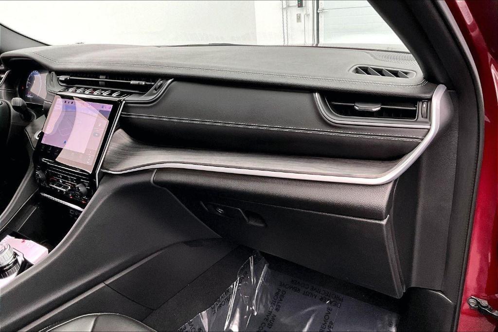 used 2024 Jeep Grand Cherokee car, priced at $38,897