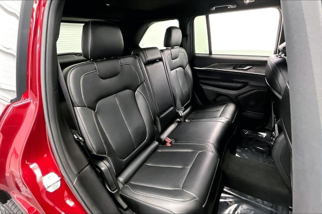 used 2024 Jeep Grand Cherokee car, priced at $38,897