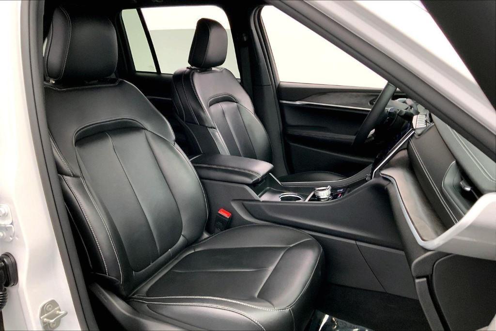 used 2024 Jeep Grand Cherokee car, priced at $38,444