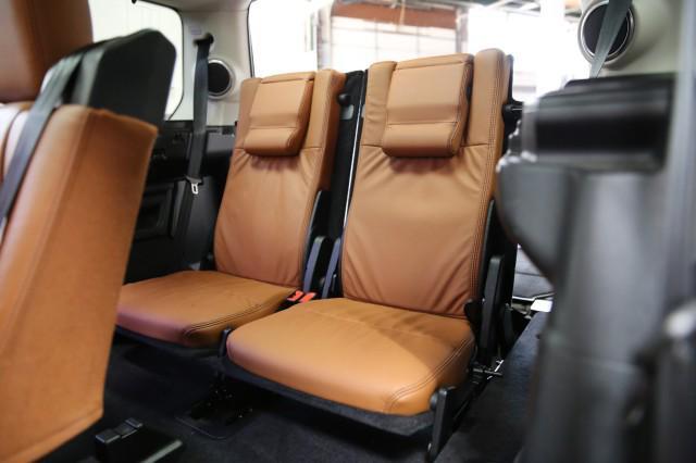 used 2016 Land Rover LR4 car, priced at $16,800
