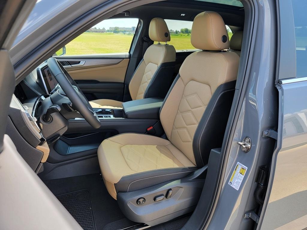 new 2025 Volkswagen Atlas Cross Sport car, priced at $45,596