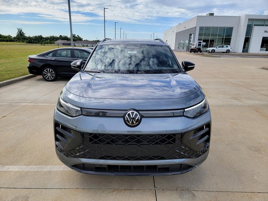 new 2025 Volkswagen Tiguan car, priced at $38,693