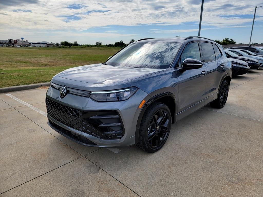 new 2025 Volkswagen Tiguan car, priced at $38,693