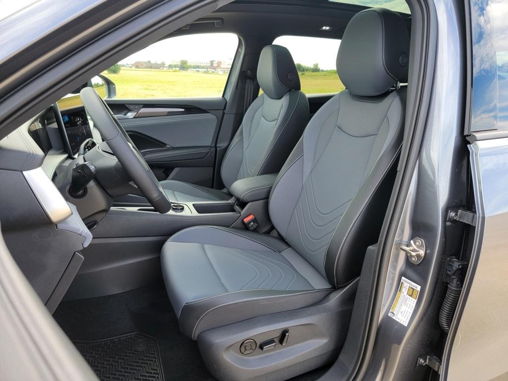 new 2025 Volkswagen Tiguan car, priced at $38,693