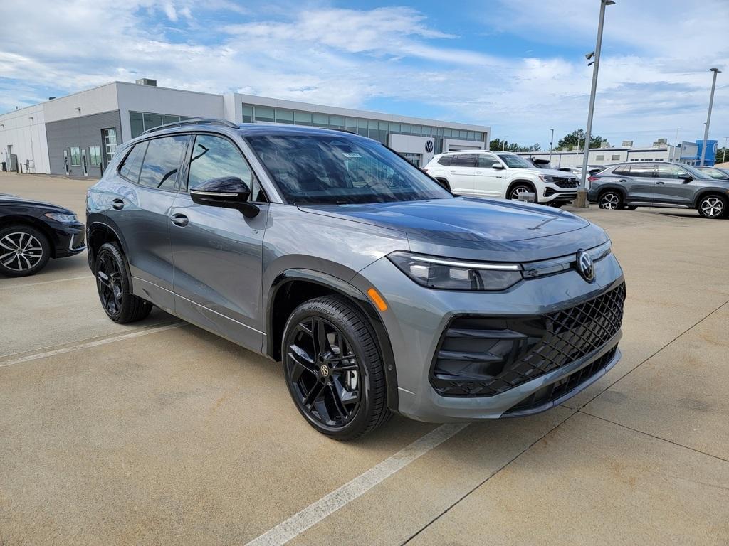 new 2025 Volkswagen Tiguan car, priced at $38,693