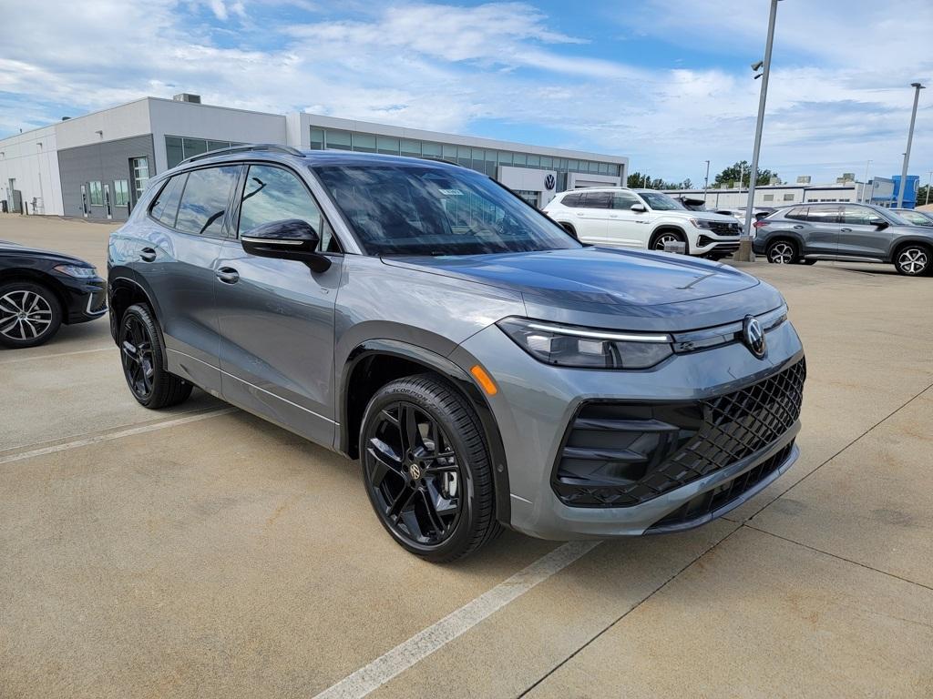 new 2025 Volkswagen Tiguan car, priced at $38,693
