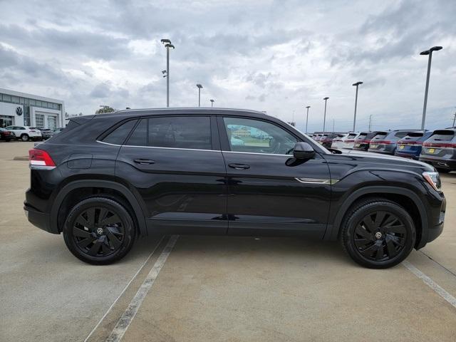 new 2025 Volkswagen Atlas Cross Sport car, priced at $45,911