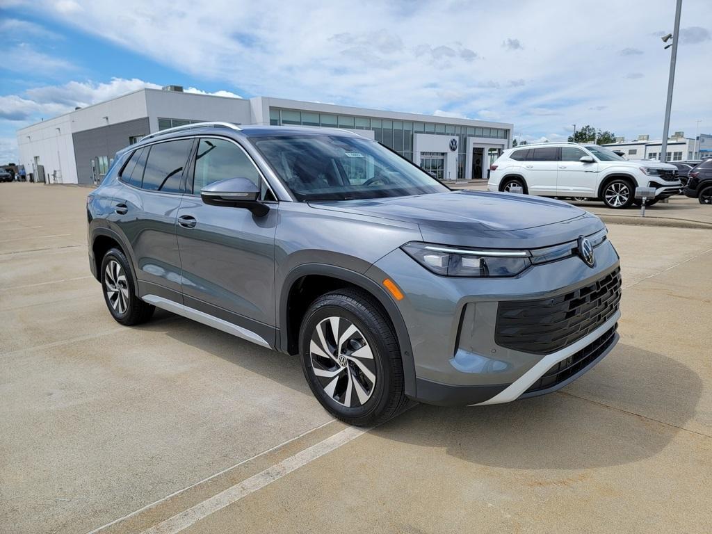 new 2025 Volkswagen Tiguan car, priced at $31,261