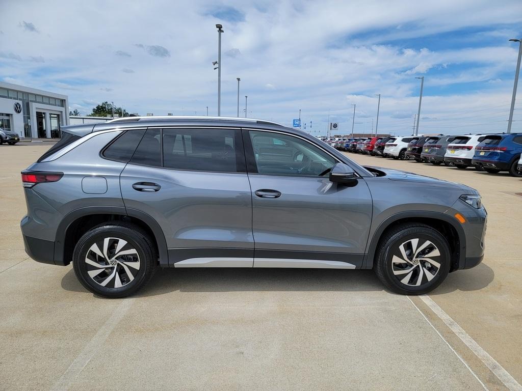new 2025 Volkswagen Tiguan car, priced at $31,261