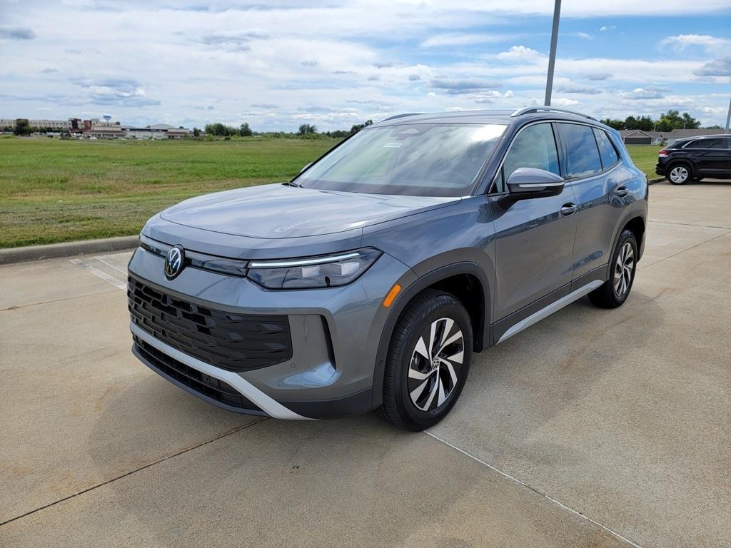 new 2025 Volkswagen Tiguan car, priced at $31,261