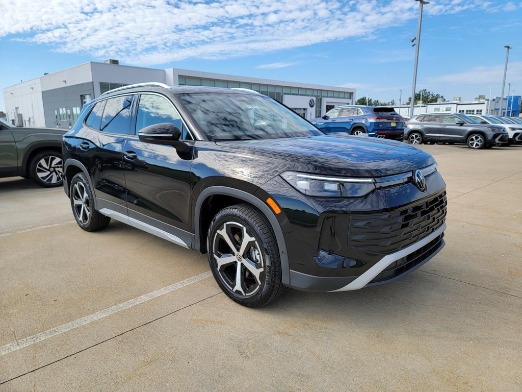 new 2025 Volkswagen Tiguan car, priced at $35,676