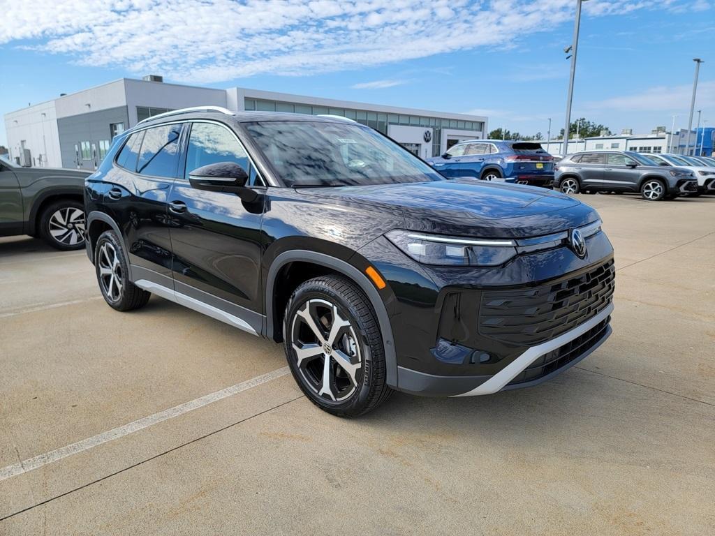 new 2025 Volkswagen Tiguan car, priced at $35,676