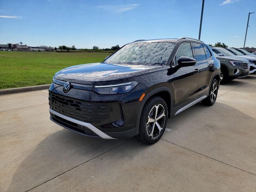 new 2025 Volkswagen Tiguan car, priced at $35,676