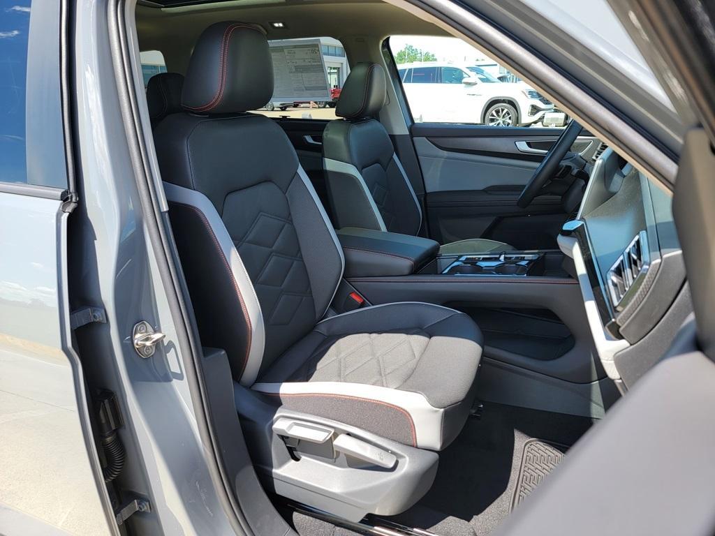 new 2025 Volkswagen Atlas car, priced at $46,434