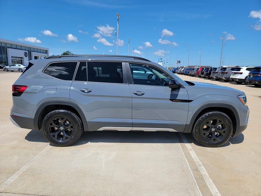 new 2025 Volkswagen Atlas car, priced at $46,434