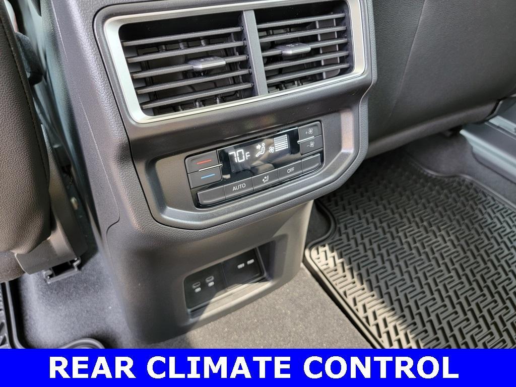 new 2025 Volkswagen Atlas car, priced at $48,076