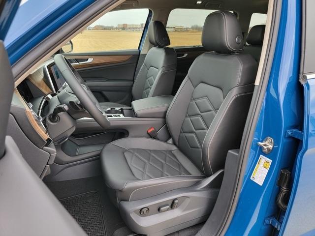 new 2025 Volkswagen Atlas car, priced at $47,010