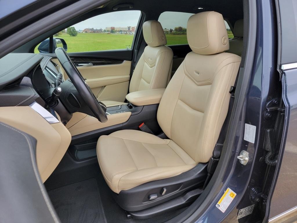 used 2018 Cadillac XT5 car, priced at $16,000