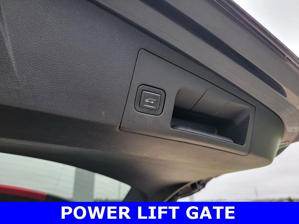 used 2018 Cadillac XT5 car, priced at $16,000