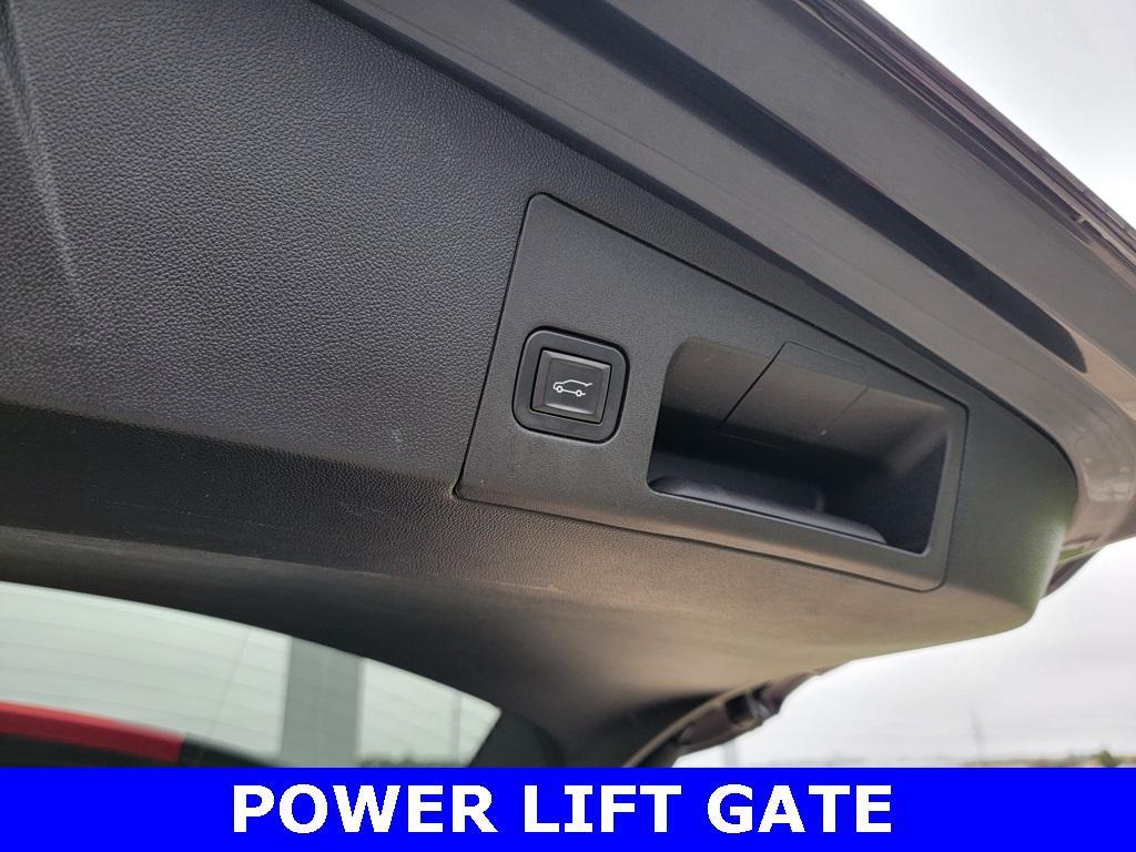 used 2018 Cadillac XT5 car, priced at $16,000