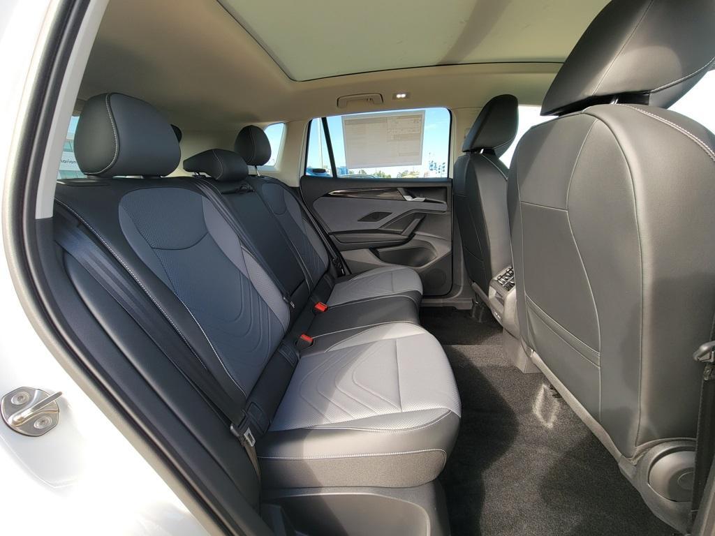 new 2025 Volkswagen Tiguan car, priced at $33,880