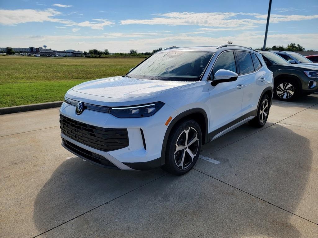 new 2025 Volkswagen Tiguan car, priced at $33,880