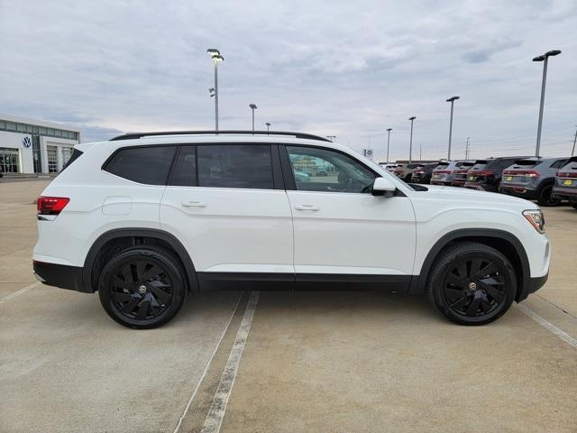 new 2025 Volkswagen Atlas car, priced at $47,010