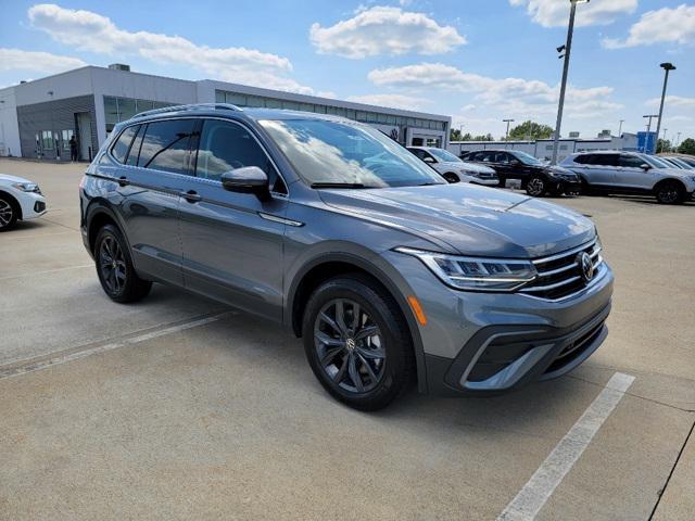 new 2024 Volkswagen Tiguan car, priced at $31,603