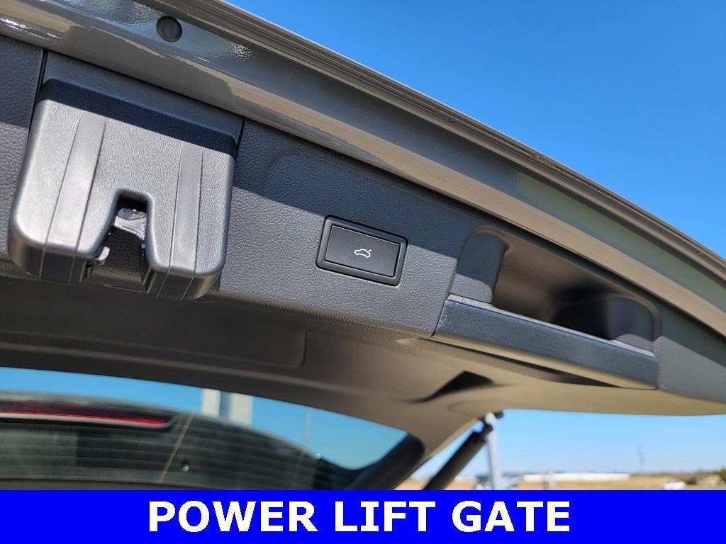 new 2026 Volkswagen Atlas car, priced at $47,786