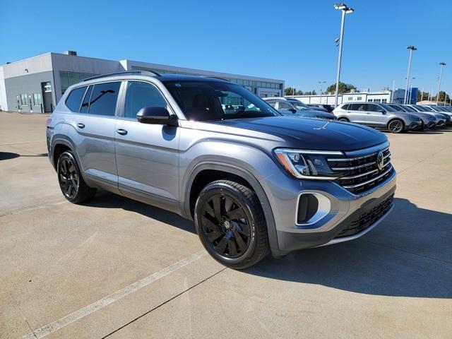 new 2025 Volkswagen Atlas car, priced at $49,010